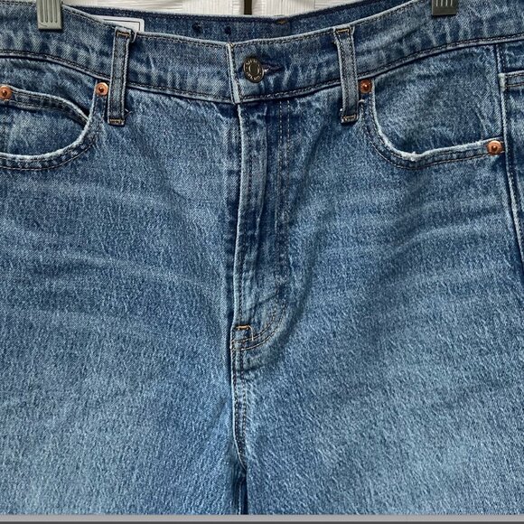 GAP Mom Medium Wash Jean High Rise Size 29 8R - Picture 4 of 6